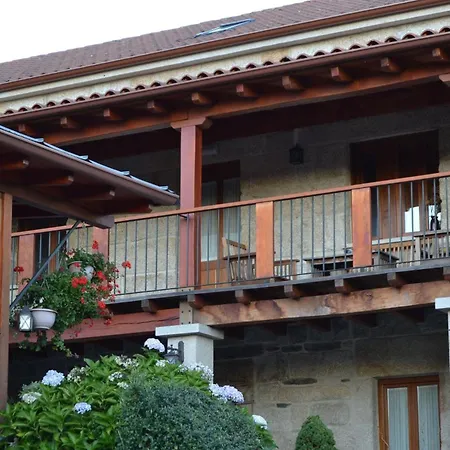 Casa Brues Boborás